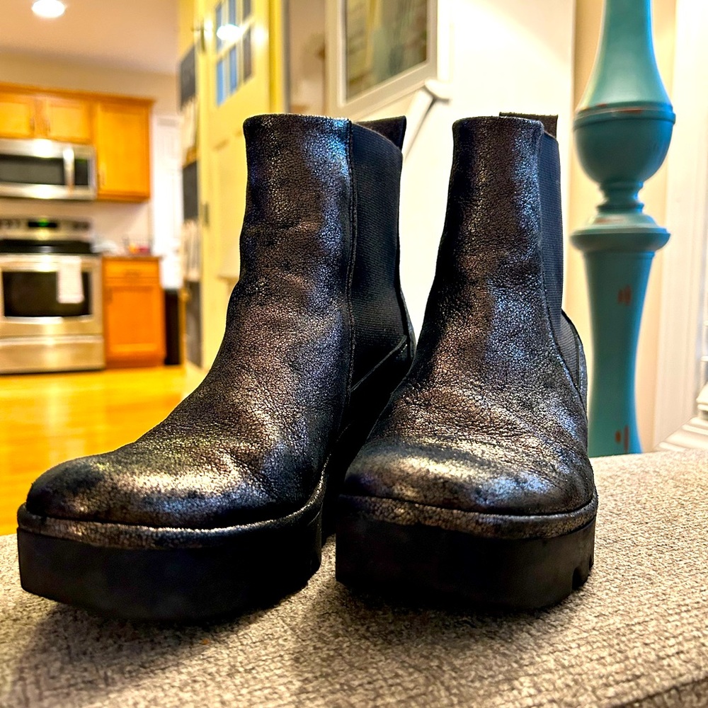 Fly slip on boots size 36 black and shimmery gray